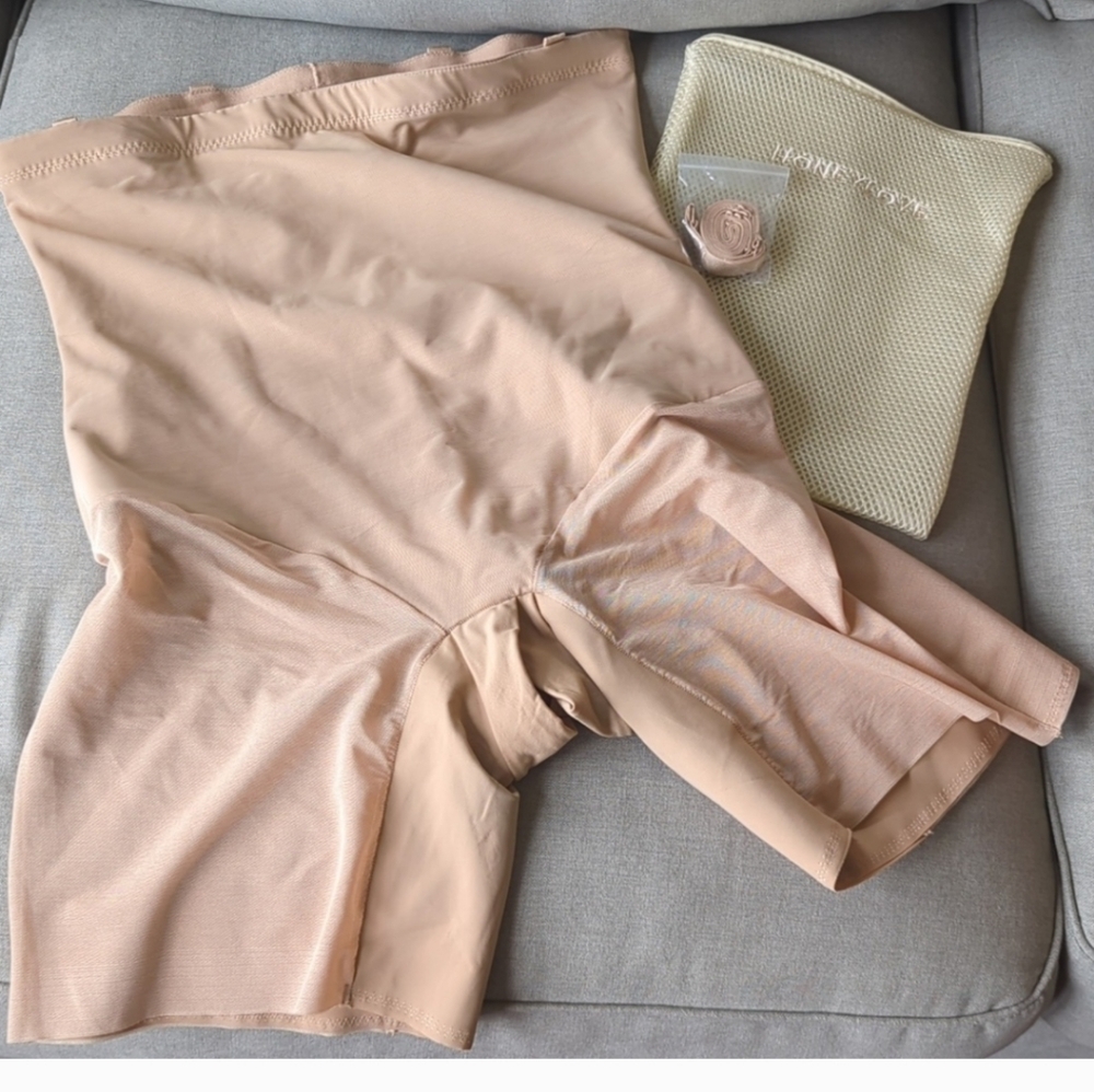 NWT Honeylove super power short with straps